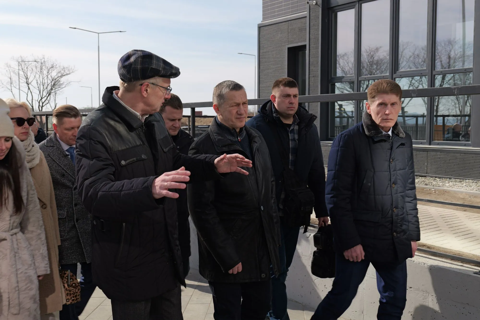 Полпред президента в ДФО Юрий Трутнев посетил площадку строительства «DNS Сити». ВИДЕО